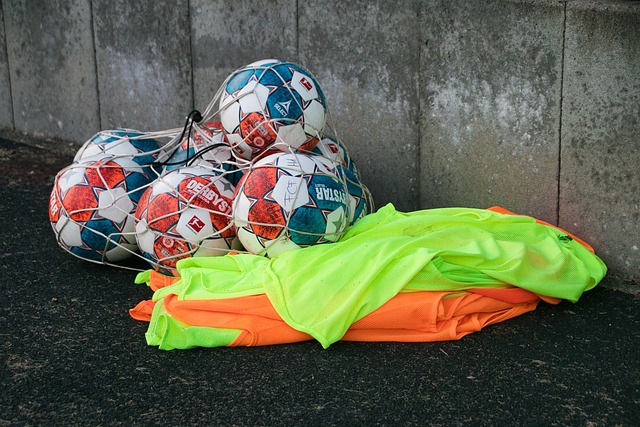 尽管他因伤 尽管他因伤